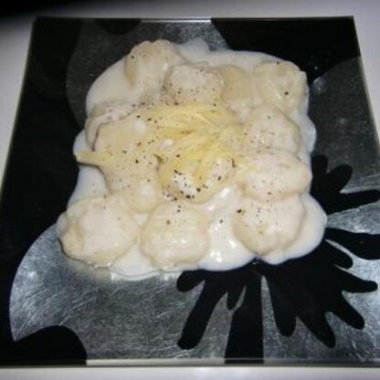 ホワイトソース&チーズで作ってみました！！もっちりしていて美味しかったです♪